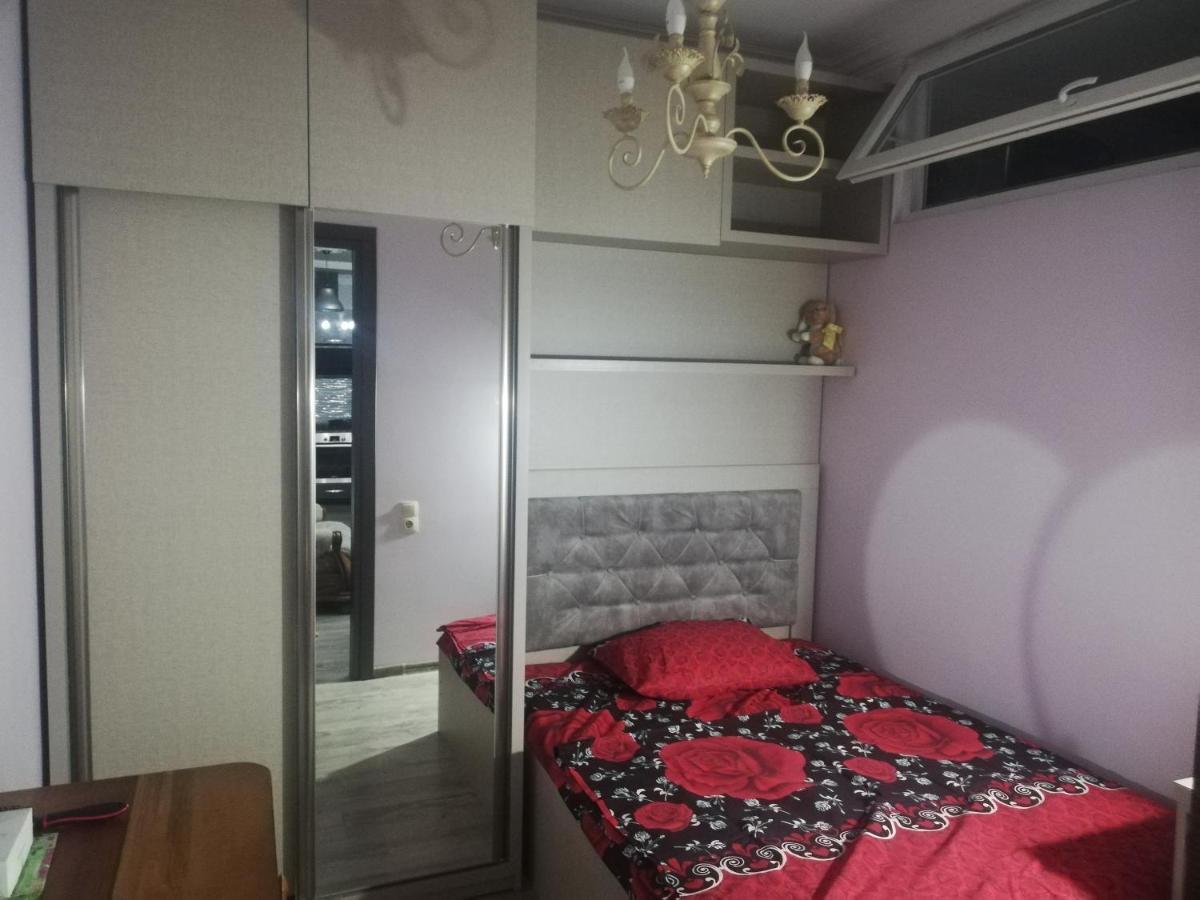 Apartment Irina Batumi Bagian luar foto